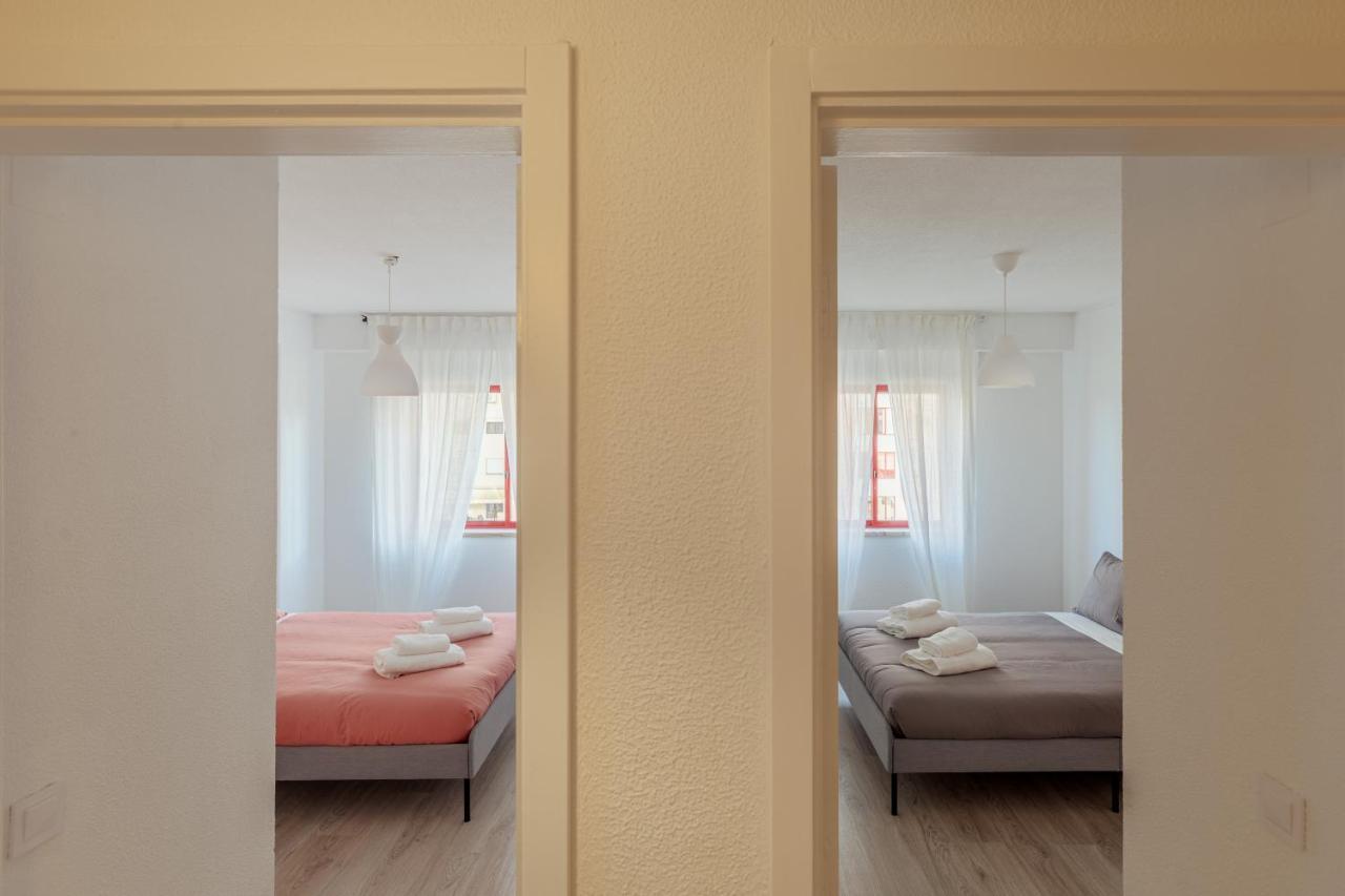 Elegant 3 Bedroom Apt - City Centre - Garage - Metro Lisbon Exterior photo
