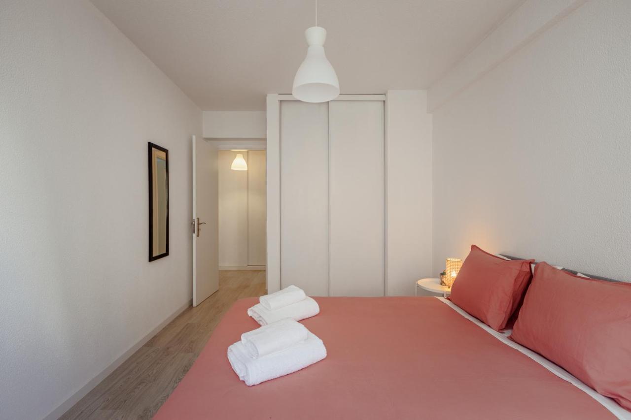 Elegant 3 Bedroom Apt - City Centre - Garage - Metro Lisbon Exterior photo