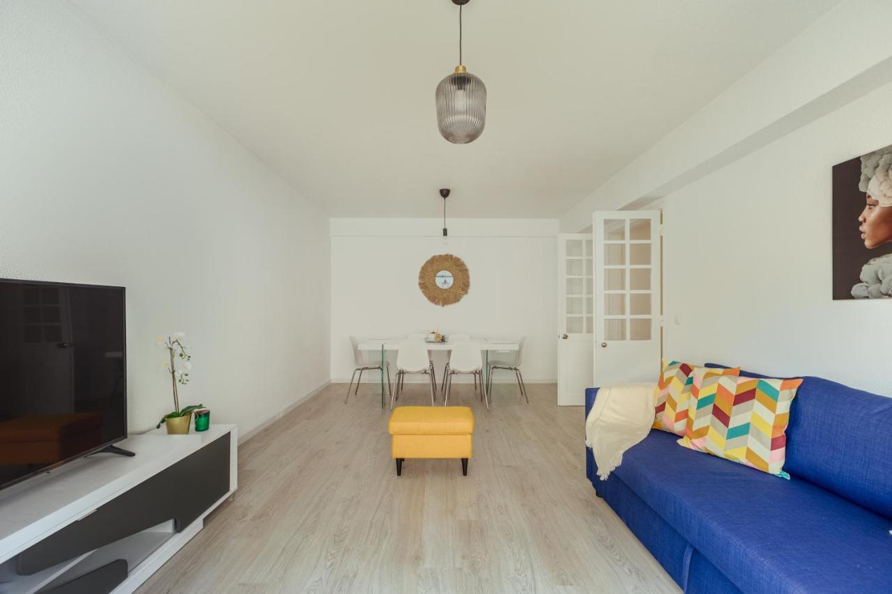 Elegant 3 Bedroom Apt - City Centre - Garage - Metro Lisbon Exterior photo