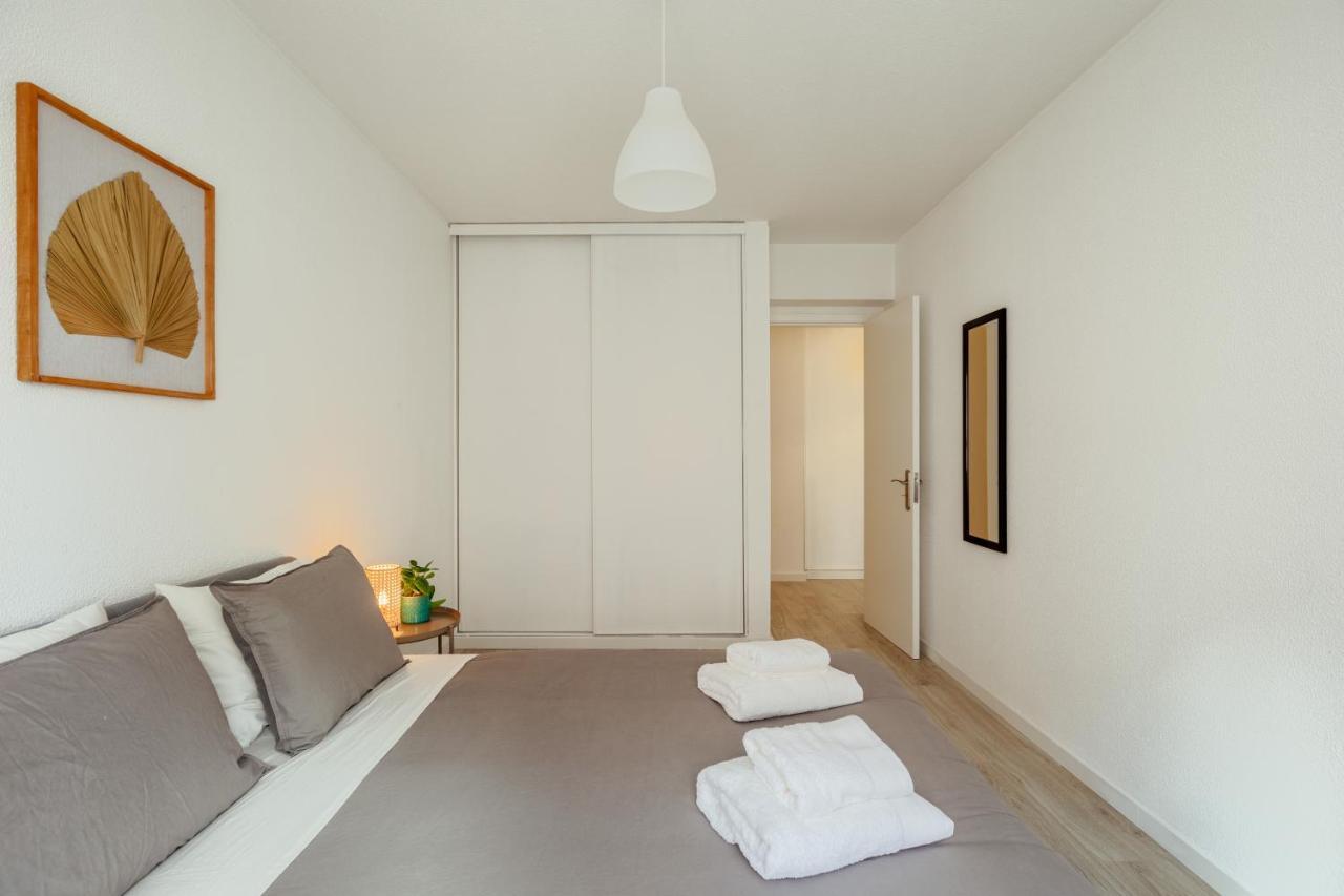 Elegant 3 Bedroom Apt - City Centre - Garage - Metro Lisbon Exterior photo